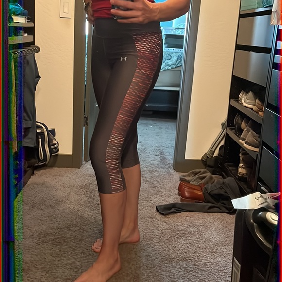 Under Armor Leggings - Size M - Picture 7 of 7